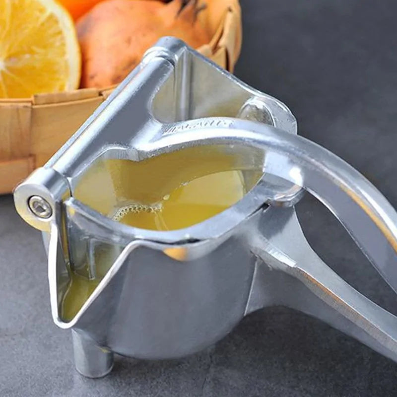 Manual Fruit Juicer™